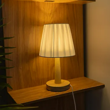 Remote Cordless Table Lamp